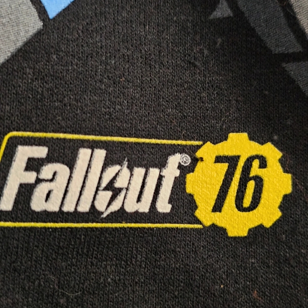 Fallout 76 Sweatshirt - Picture 8 of 14
